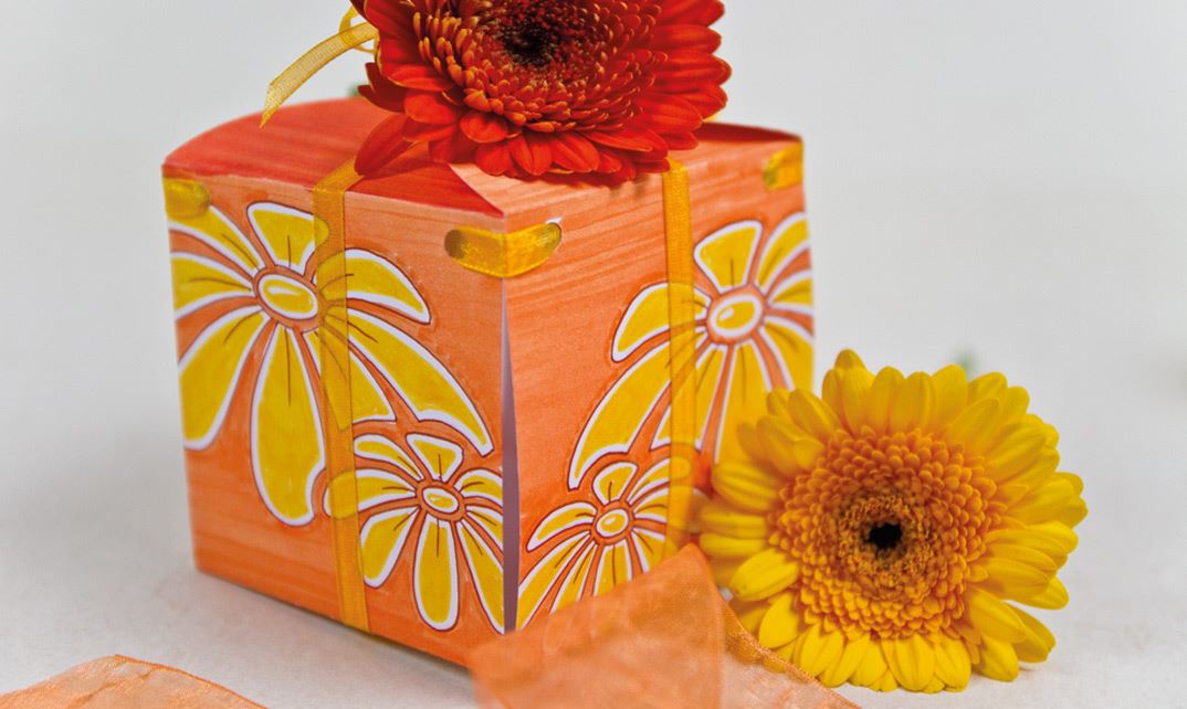 Creative ideas with Pitt Artist Pens and Art Grip Aquarell - Instructions for gerbera box - Inspiration